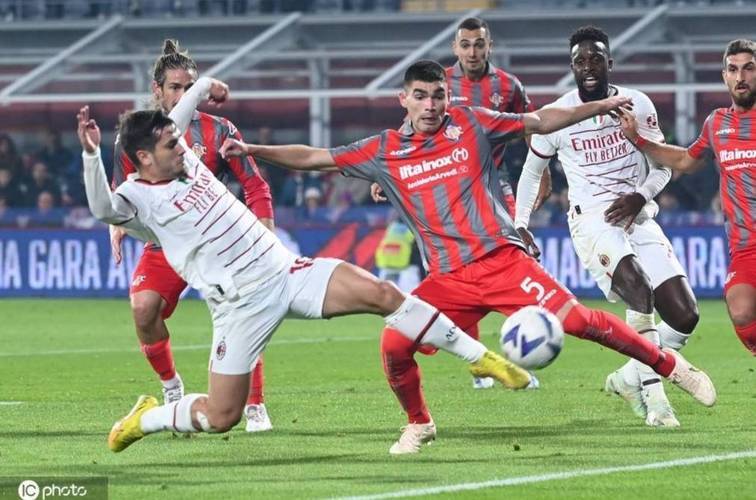 残阵米兰迎旧帅狙击！意甲焦点战：红黑军团主场破咒 or 紫百合逆袭？比分进球数精准剖析